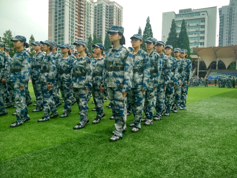 5 巾帼不让须眉，英姿飒爽的少女们组成靓丽的风景.jpg